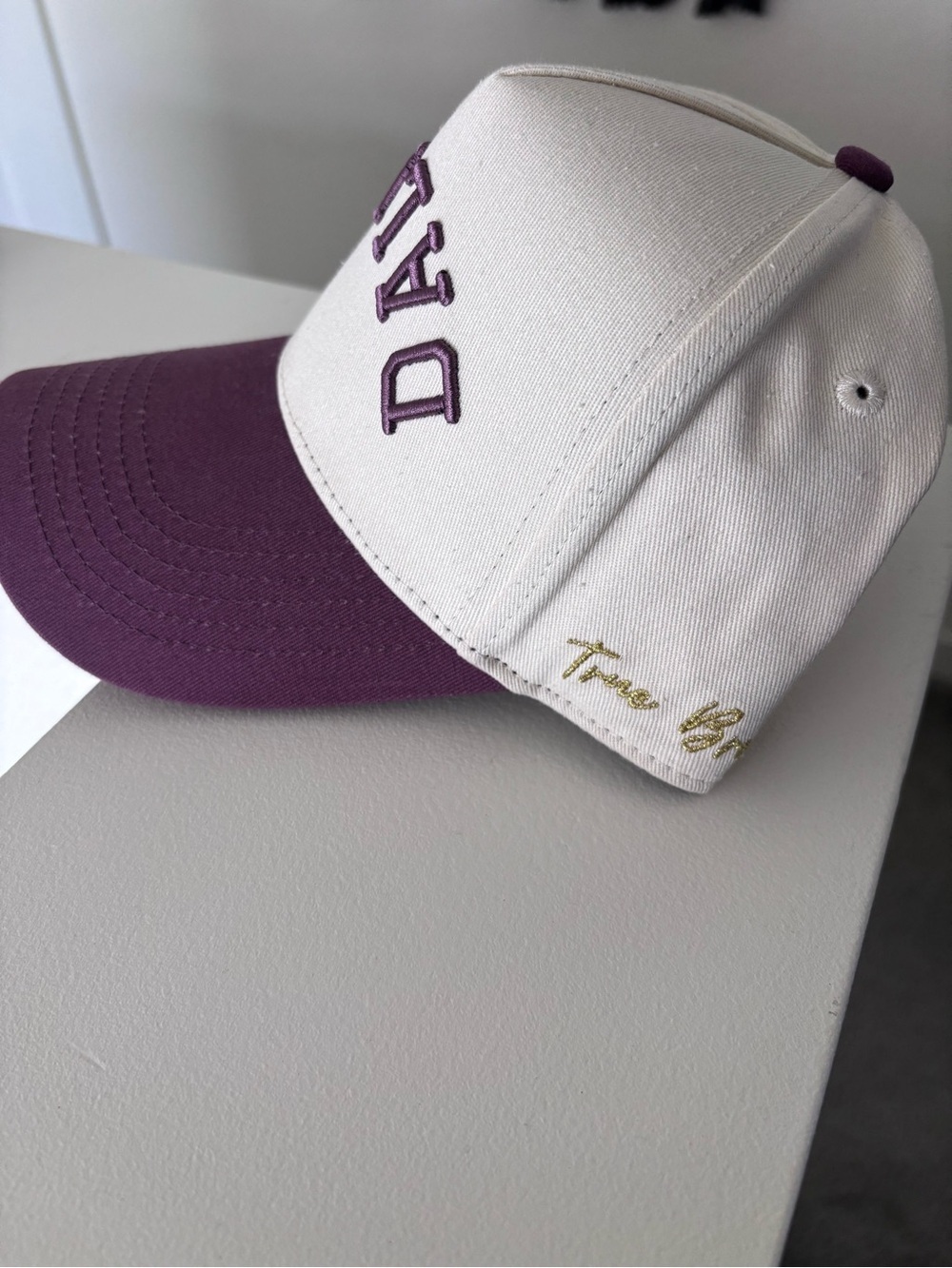 True Brvnd - Dallas Two-Tone Baseball Cap in Cream & Plum. Off white & maroon - Picture 2 of 5